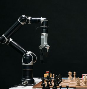 钢铁艺术家：注塑机里的精密魔法