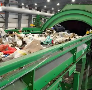 智能分拣技术革新固废处理，资源回收率倍增