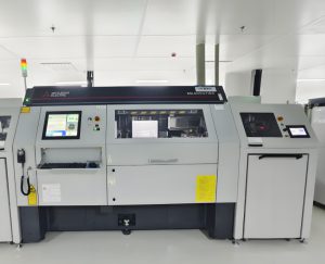 激光钻孔机：精密制造的“隐形艺术家”